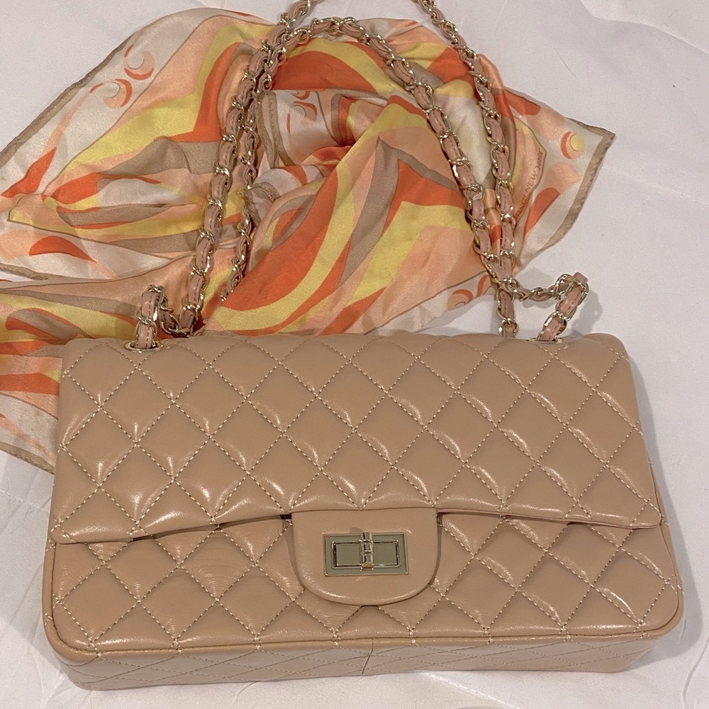 NWOT soft buff color quilted leather front flap handbag w/ goldtone hardware